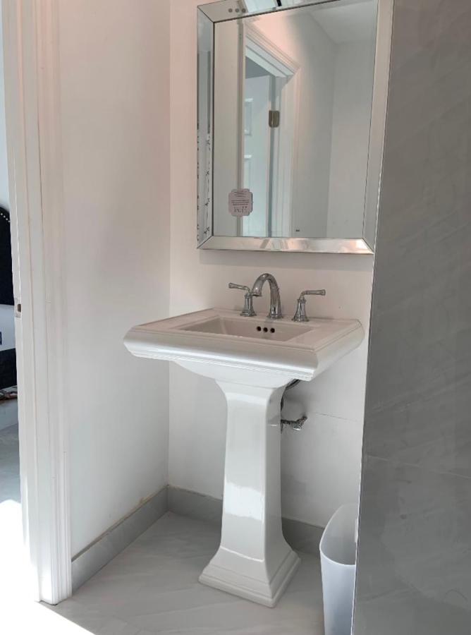 Room & Private Bathroom Бока-Ратон Екстер'єр фото
