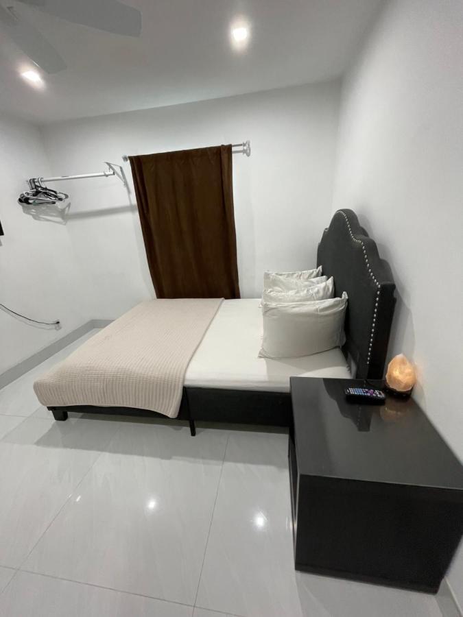 Room & Private Bathroom Бока-Ратон Екстер'єр фото